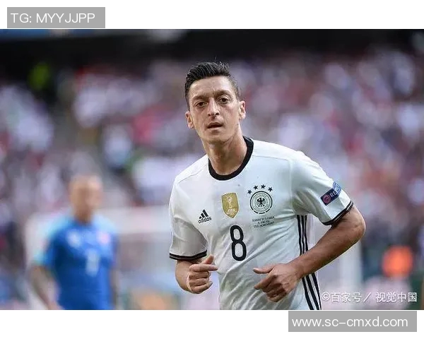 足球明星侧颜魅力展现,捕捉他们独特气质与风采的精彩瞬间 足球明星侧颜魅力展现,捕捉他们独特气质与风采的精彩瞬间