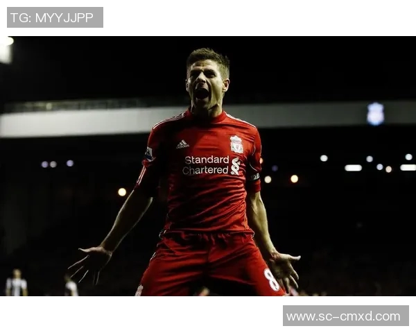 足球明星苦笑瞬间壁纸展现运动员幽默与坚持的完美结合