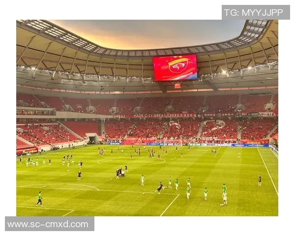 足球明星颁奖典礼精彩献唱展现球场魅力与音乐激情的完美结合 足球明星颁奖典礼精彩献唱展现球场魅力与音乐激情的完美结合